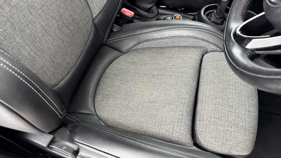 MINI Hatchback 1.5 Cooper II 5dr Auto [Chili Pack] Petrol Hatchback - Image 30