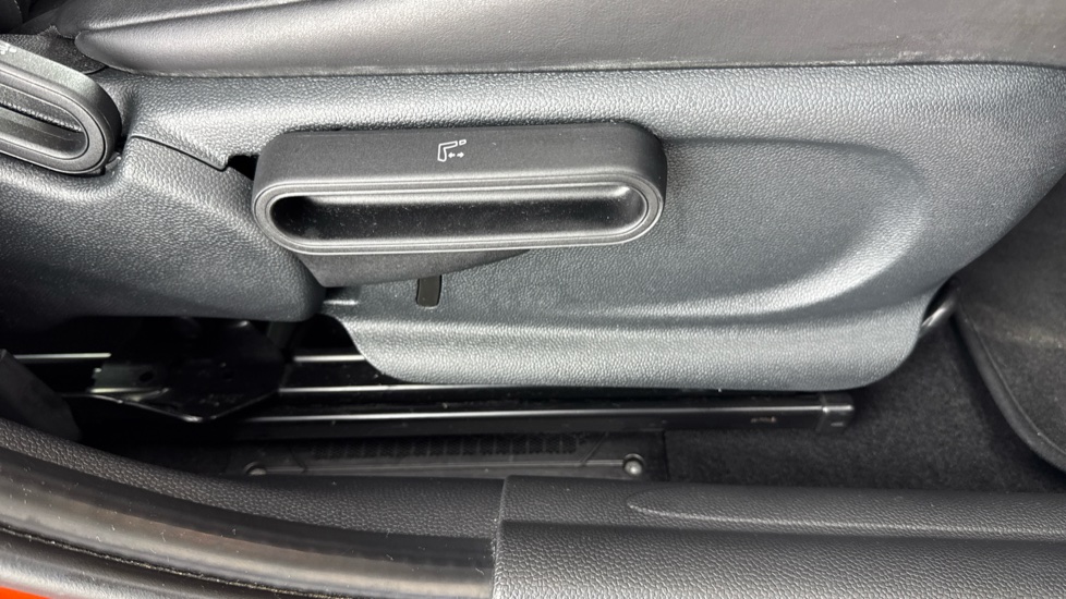 MINI Hatchback 1.5 Cooper II 5dr Auto [Chili Pack] Petrol Hatchback - Image 31