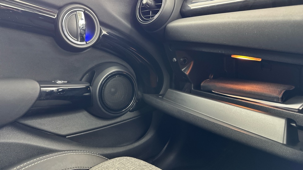 MINI Hatchback 1.5 Cooper II 5dr Auto [Chili Pack] Petrol Hatchback - Image 36