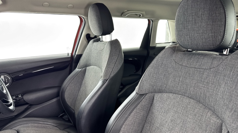 MINI Hatchback 1.5 Cooper II 5dr Auto [Chili Pack] Petrol Hatchback - Image 47