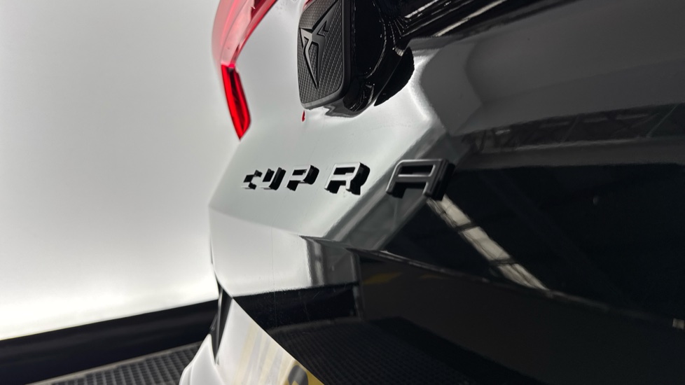 CUPRA Formentor 2.0 TSI 190 V2 5dr DSG 4Drive Petrol Estate - Image 24