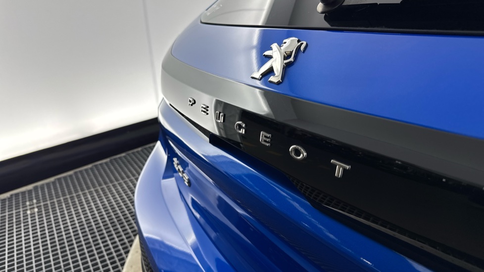 Peugeot 208 1.2 PureTech 100 GT 5dr Petrol Hatchback - Image 24