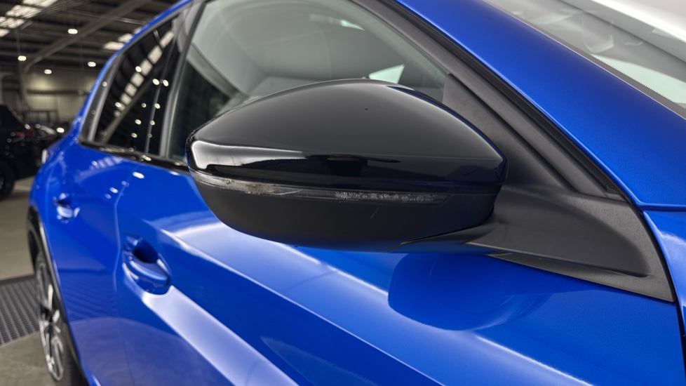 Peugeot 208 1.2 PureTech 100 GT 5dr Petrol Hatchback - Image 30