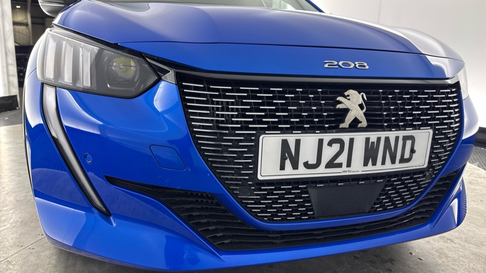 Peugeot 208 1.2 PureTech 100 GT 5dr Petrol Hatchback - Image 31