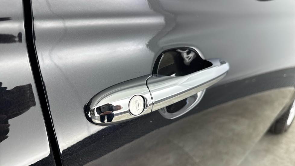 Fiat 500 1.0 Mild Hybrid 2dr Petrol Convertible - Image 27