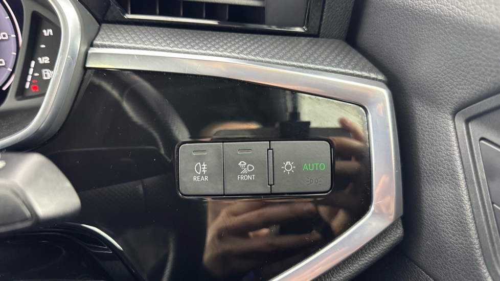 Audi Q3 35 TFSI Edition 1 5dr Petrol Estate - Image 20