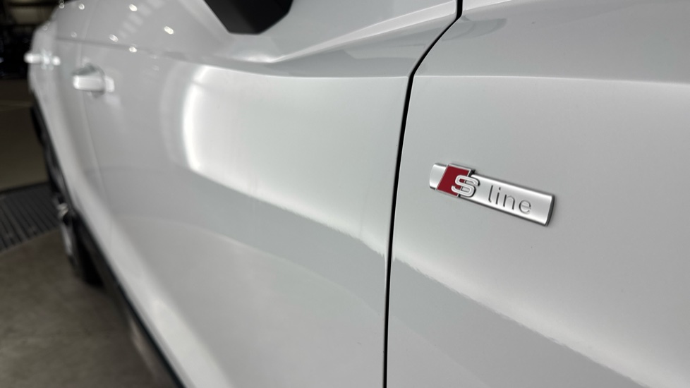 Audi Q3 35 TFSI Edition 1 5dr Petrol Estate - Image 31
