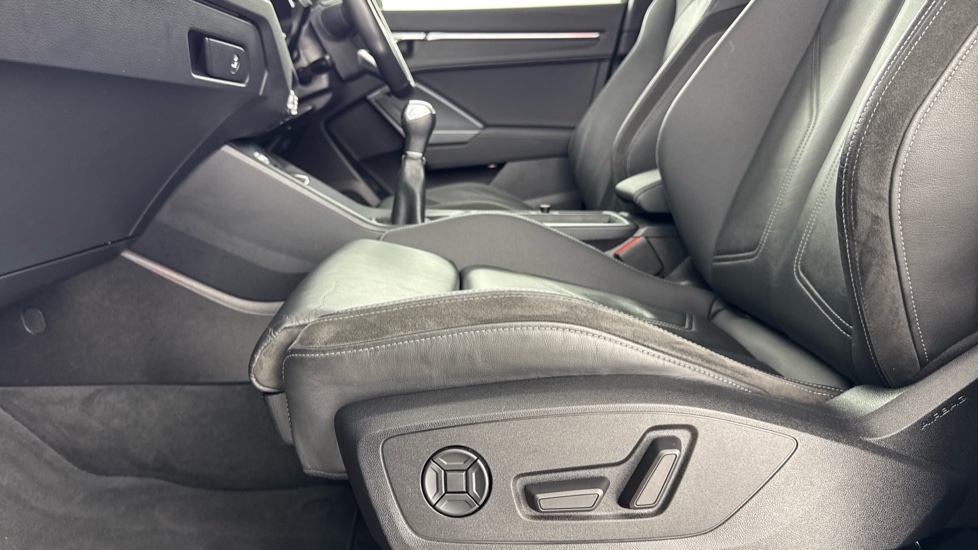 Audi Q3 35 TFSI Edition 1 5dr Petrol Estate - Image 34