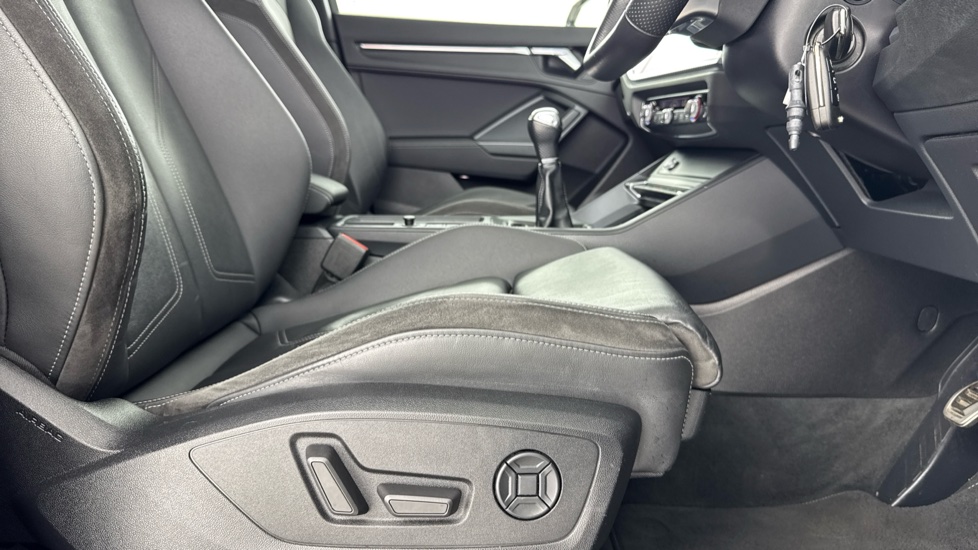 Audi Q3 35 TFSI Edition 1 5dr Petrol Estate - Image 43