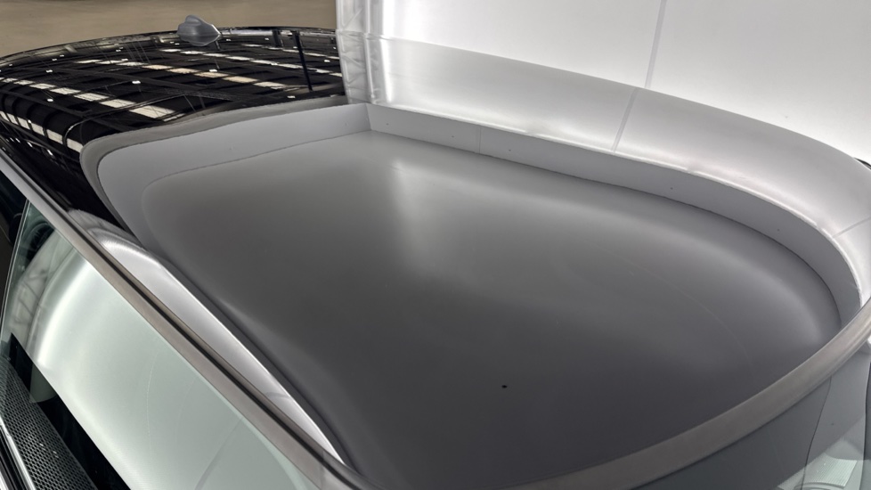 MINI Hatchback 1.5 Cooper Classic II 3dr Petrol Hatchback - Image 21