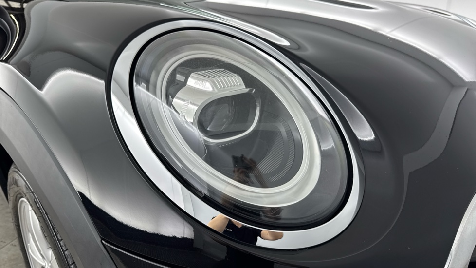 MINI Hatchback 1.5 Cooper Classic II 3dr Petrol Hatchback - Image 23