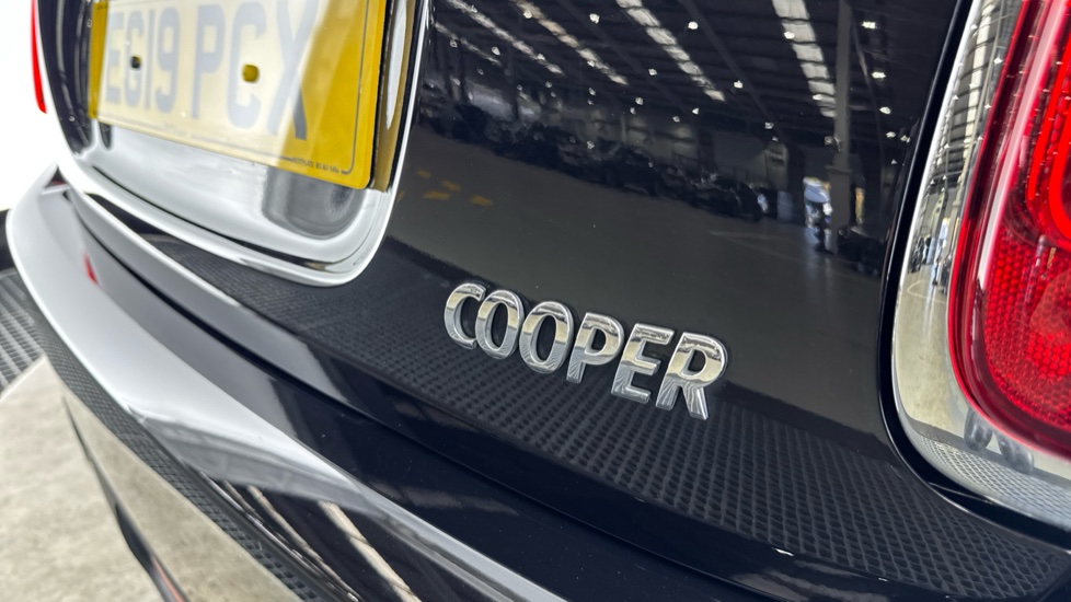 MINI Hatchback 1.5 Cooper Classic II 3dr Petrol Hatchback - Image 24