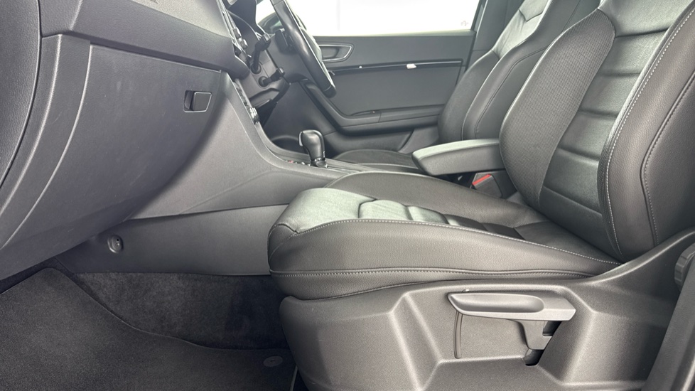 SEAT Ateca 2.0 TSI Xcellence 5dr DSG 4Drive Petrol Estate - Image 35