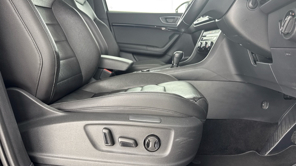 SEAT Ateca 2.0 TSI Xcellence 5dr DSG 4Drive Petrol Estate - Image 45