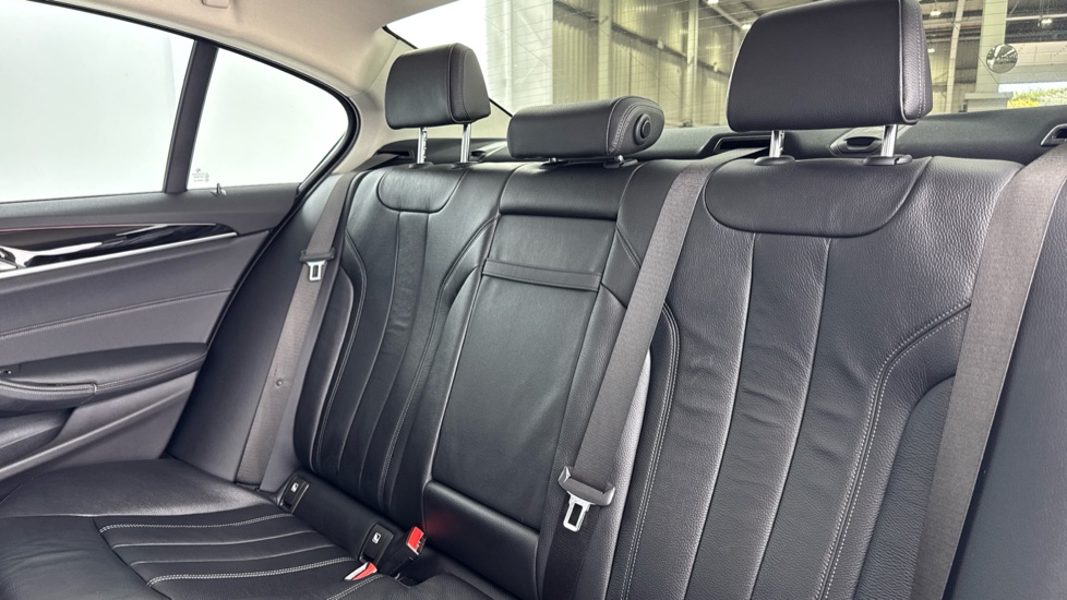 BMW 5 Series 520d SE 4dr Auto Diesel Saloon - Image 12