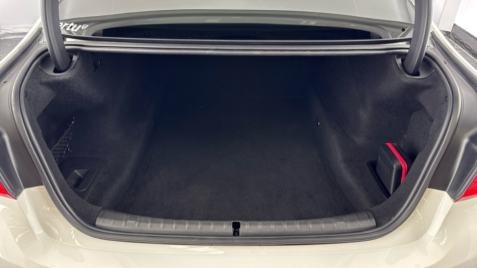 BMW 5 Series 520d SE 4dr Auto Diesel Saloon - Image 13