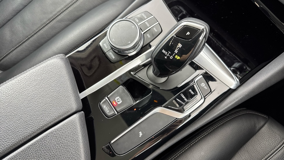 BMW 5 Series 520d SE 4dr Auto Diesel Saloon - Image 19