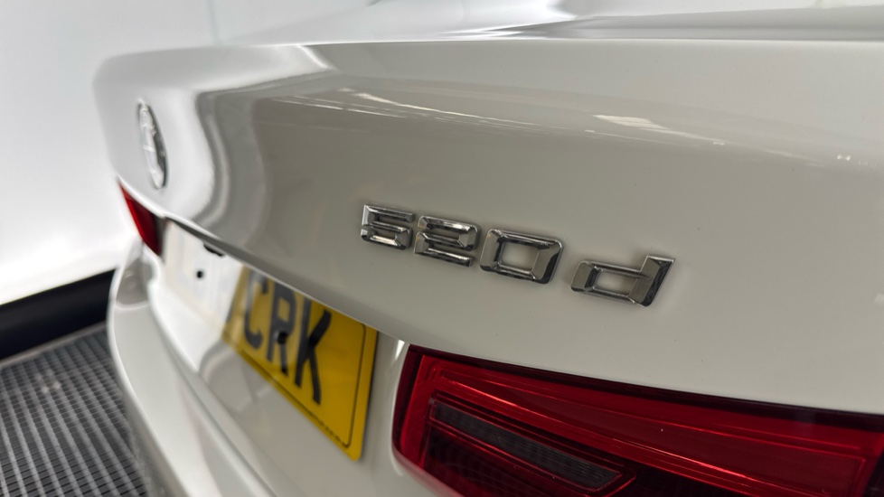 BMW 5 Series 520d SE 4dr Auto Diesel Saloon - Image 24