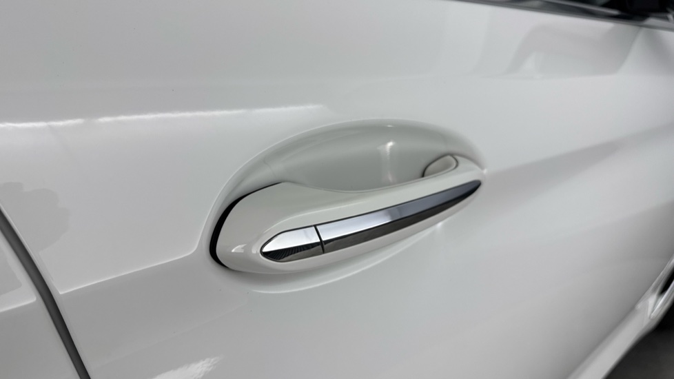 BMW 5 Series 520d SE 4dr Auto Diesel Saloon - Image 28