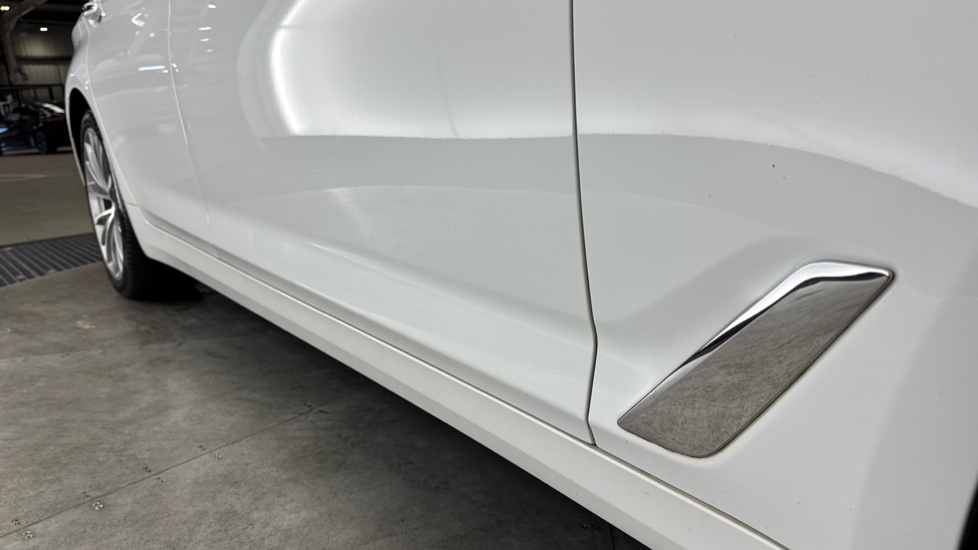 BMW 5 Series 520d SE 4dr Auto Diesel Saloon - Image 30