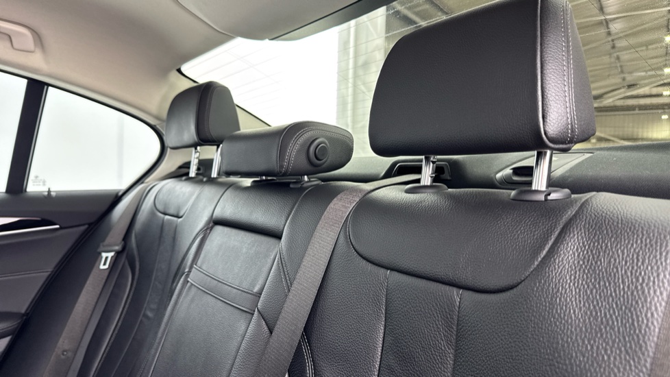 BMW 5 Series 520d SE 4dr Auto Diesel Saloon - Image 38
