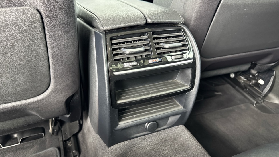 BMW 5 Series 520d SE 4dr Auto Diesel Saloon - Image 40