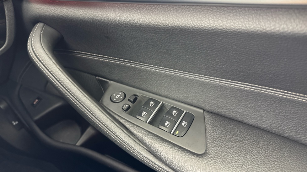 BMW 5 Series 520d SE 4dr Auto Diesel Saloon - Image 50