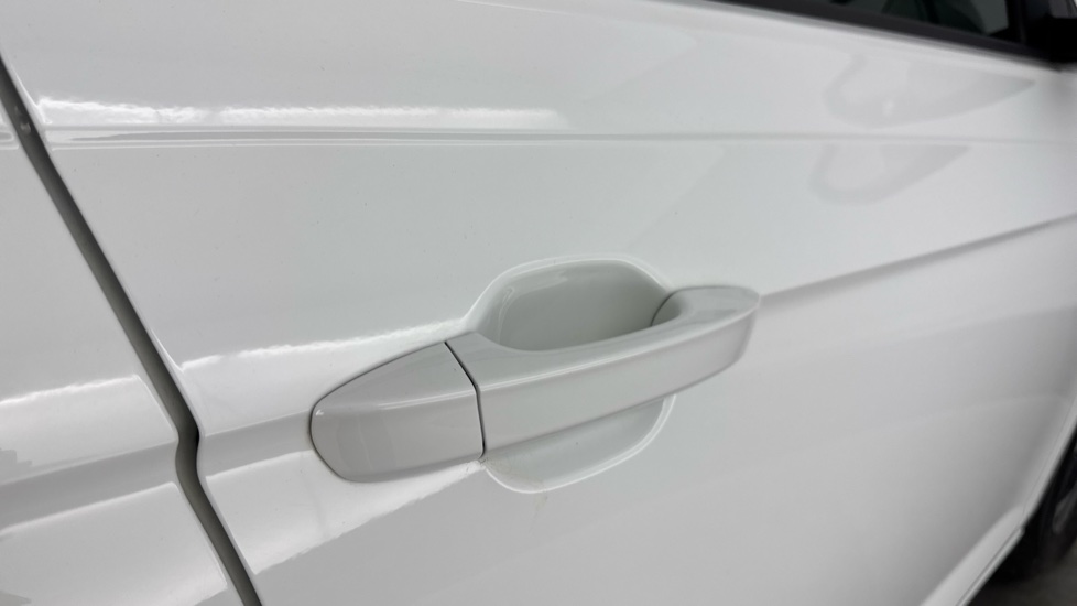 Volkswagen Polo 1.0 TSI 95 SE 5dr Petrol Hatchback - Image 27