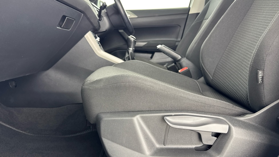 Volkswagen Polo 1.0 TSI 95 SE 5dr Petrol Hatchback - Image 30