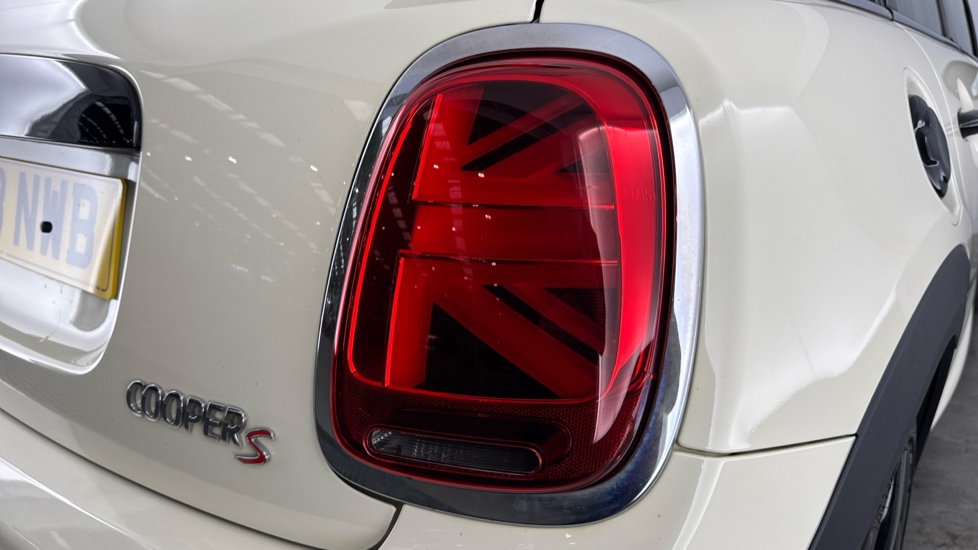 MINI Hatchback 2.0 Cooper S II 5dr Petrol Hatchback - Image 22
