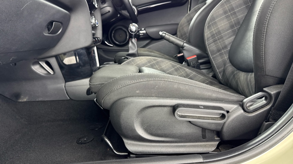 MINI Hatchback 2.0 Cooper S II 5dr Petrol Hatchback - Image 40