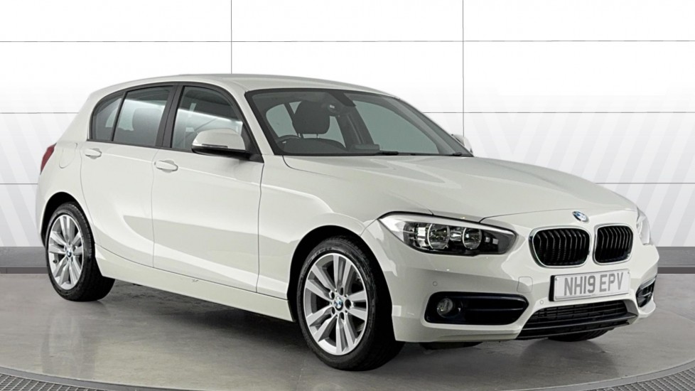 BMW 1 Series 118i [1.5] Sport 5dr [Nav] Petrol Hatchback - Image 1