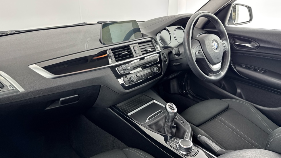 BMW 1 Series 118i [1.5] Sport 5dr [Nav] Petrol Hatchback - Image 7