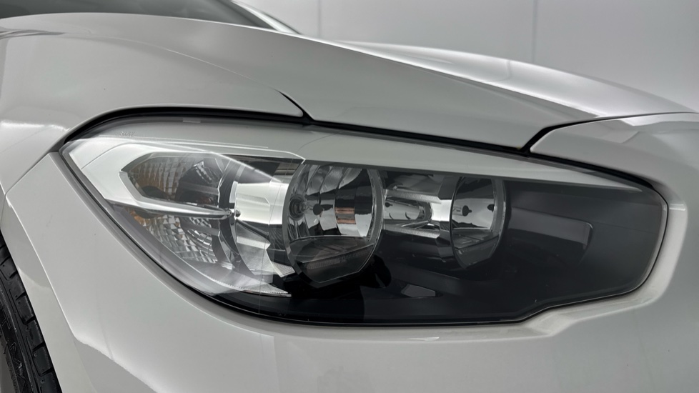BMW 1 Series 118i [1.5] Sport 5dr [Nav] Petrol Hatchback - Image 23