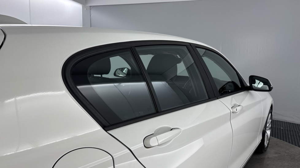 BMW 1 Series 118i [1.5] Sport 5dr [Nav] Petrol Hatchback - Image 26