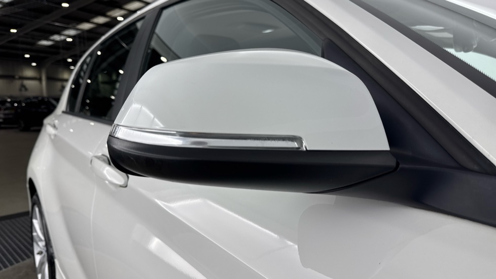 BMW 1 Series 118i [1.5] Sport 5dr [Nav] Petrol Hatchback - Image 28
