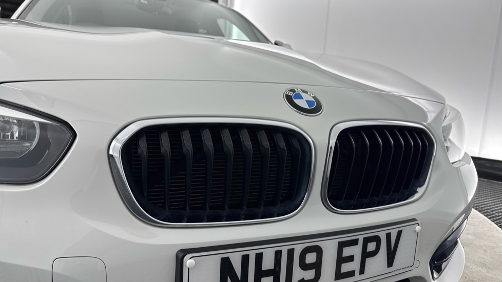 BMW 1 Series 118i [1.5] Sport 5dr [Nav] Petrol Hatchback - Image 29