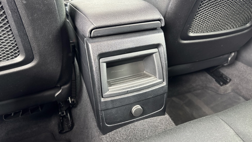 BMW 1 Series 118i [1.5] Sport 5dr [Nav] Petrol Hatchback - Image 37