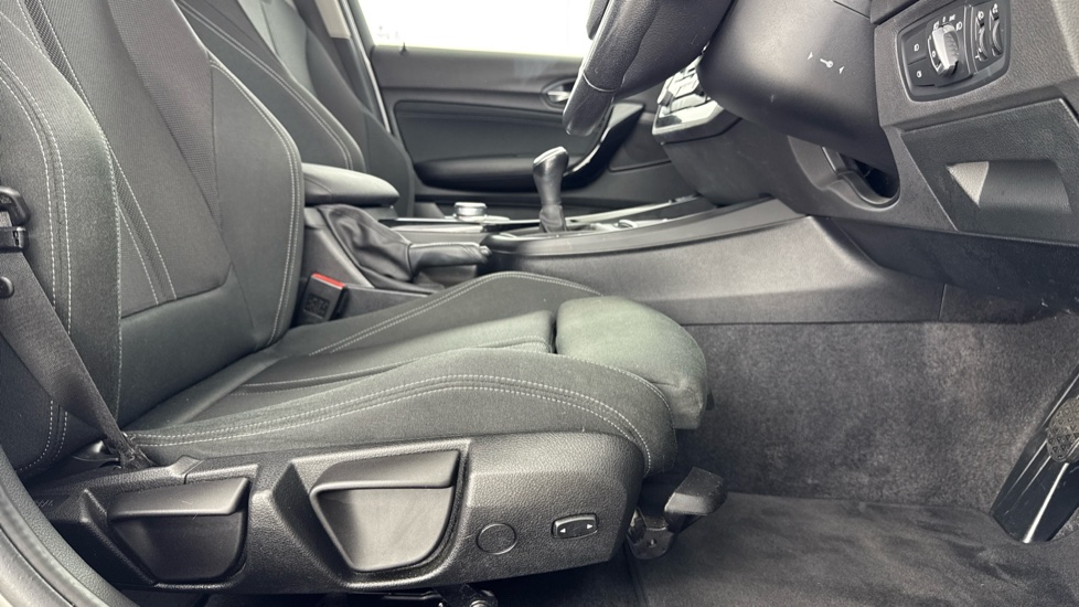 BMW 1 Series 118i [1.5] Sport 5dr [Nav] Petrol Hatchback - Image 39