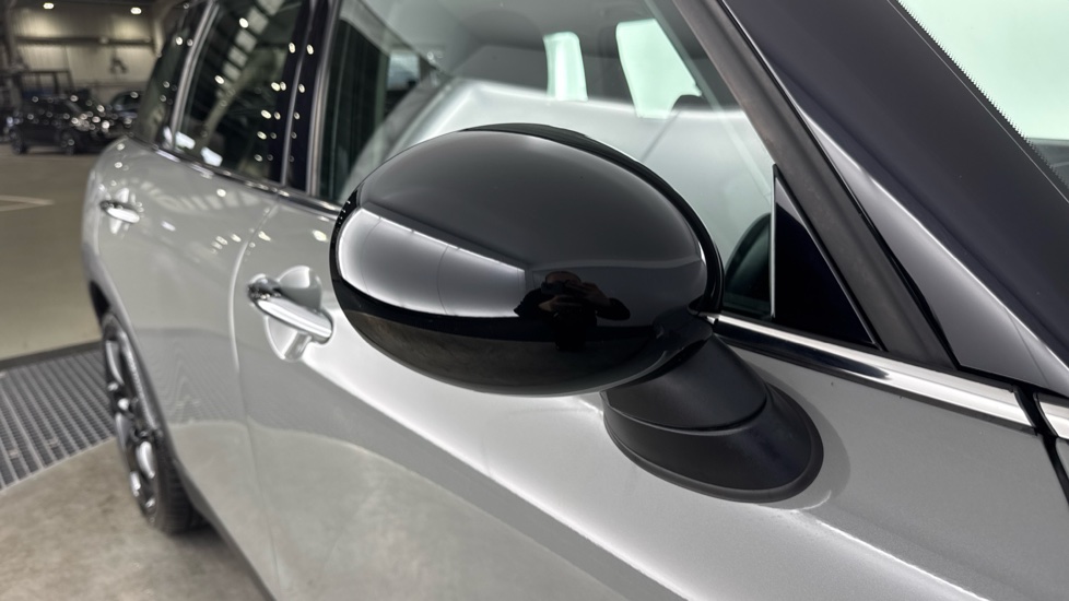 MINI Clubman 2.0 Cooper S 6dr Auto Petrol Estate - Image 29