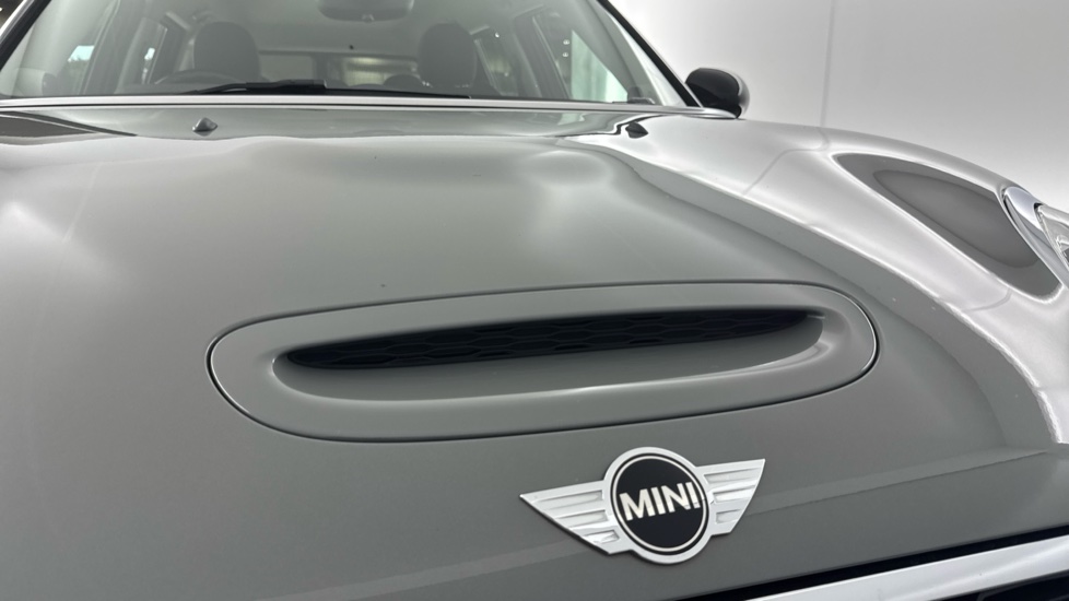 MINI Clubman 2.0 Cooper S 6dr Auto Petrol Estate - Image 32