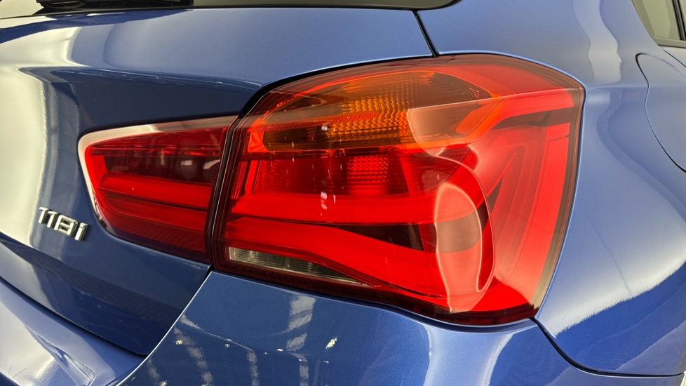 BMW 1 Series 118i [1.5] M Sport 5dr [Nav/Servotronic] Petrol Hatchback - Image 22