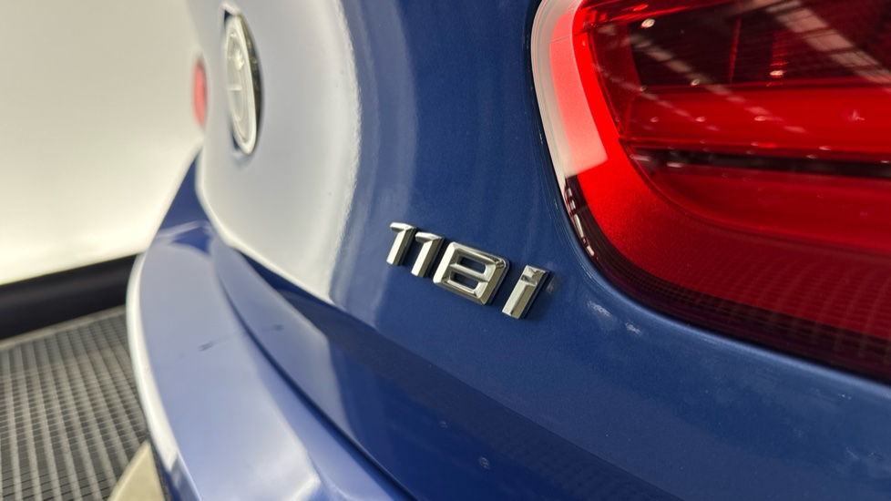 BMW 1 Series 118i [1.5] M Sport 5dr [Nav/Servotronic] Petrol Hatchback - Image 24