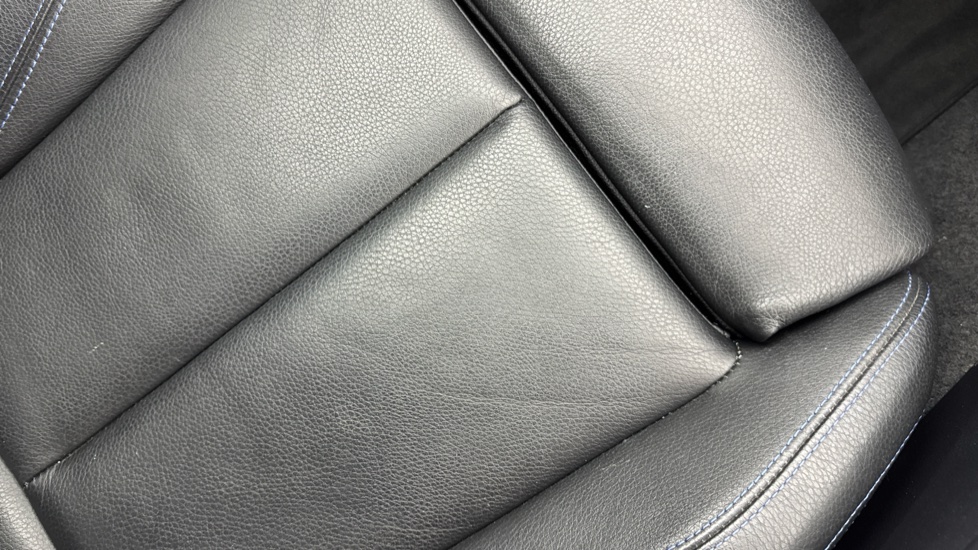 BMW 1 Series 118i [1.5] M Sport 5dr [Nav/Servotronic] Petrol Hatchback - Image 45