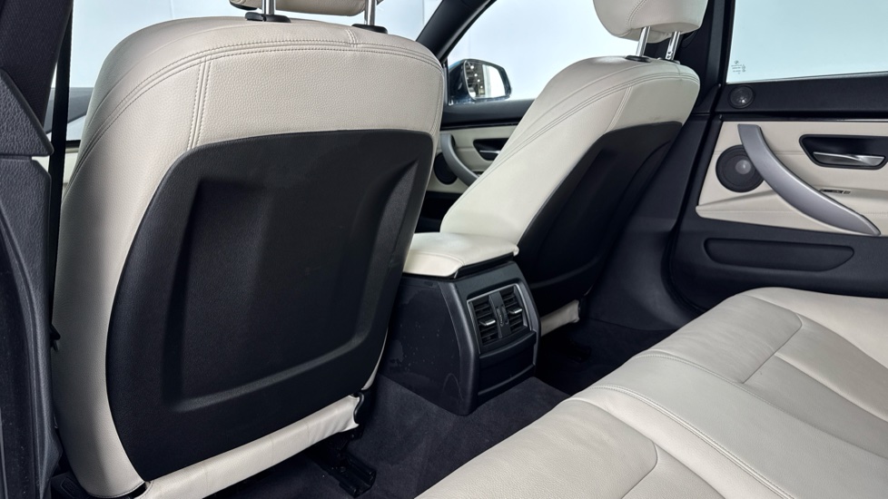 BMW 4 Series 420d [190] M Sport 5dr Auto [Professional Media] Diesel Hatchback - Image 35