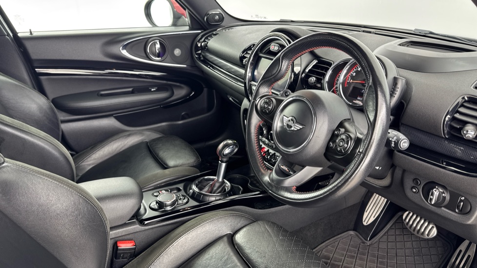 MINI Clubman 2.0 John Cooper Works ALL4 6dr Petrol Estate - Image 6