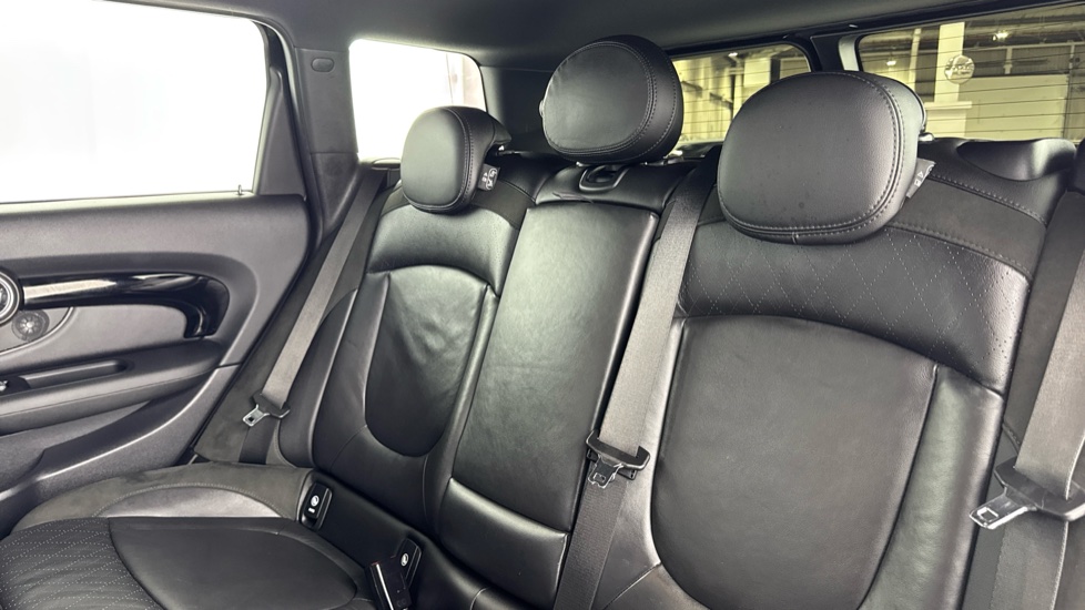 MINI Clubman 2.0 John Cooper Works ALL4 6dr Petrol Estate - Image 12