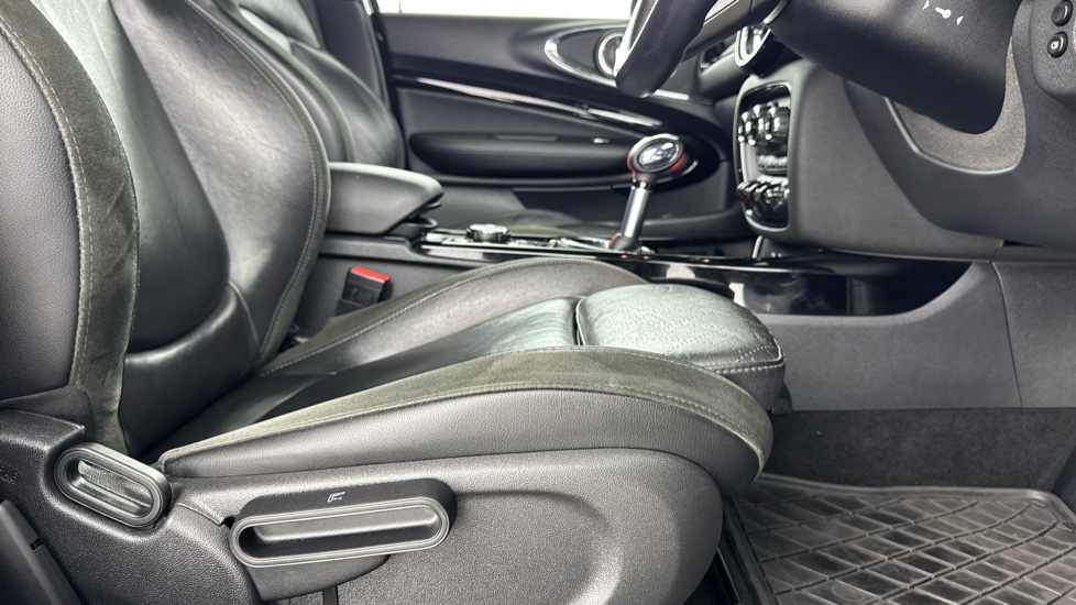 MINI Clubman 2.0 John Cooper Works ALL4 6dr Petrol Estate - Image 44