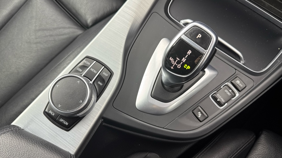 BMW 4 Series 420i xDrive M Sport 2dr Auto [Professional Media] Petrol Coupe - Image 19