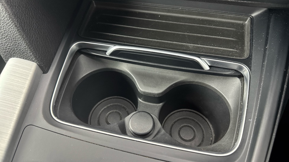 BMW 4 Series 420i xDrive M Sport 2dr Auto [Professional Media] Petrol Coupe - Image 46